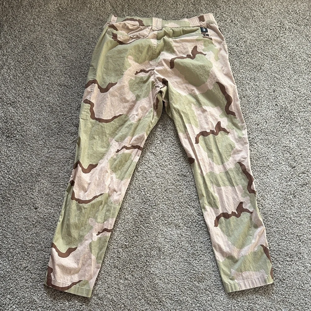 Men's Desert Camo Cargo Pants - Green Tan Brown - Picture 3 of 4